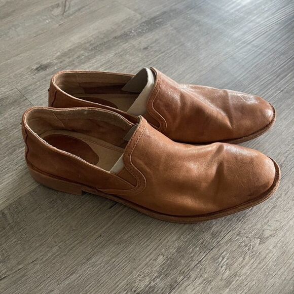 Trask Ali Camel Italian Washed Sheepskin Flats - Picture 2 of 14